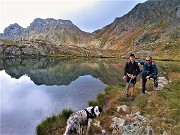 34 Godendo un momento di luce sul lago